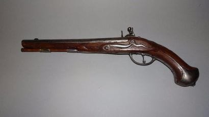 FRANCE.

Pistolet à silex. Vers 1720-1740.

Canon...