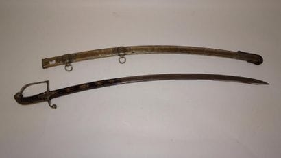 FRANCE

Sabre de cavalerie en laiton argenté.

Garde...