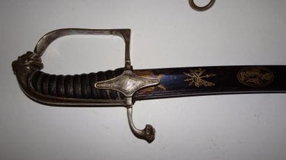 FRANCE

Sabre de cavalerie en laiton argenté.

Garde...