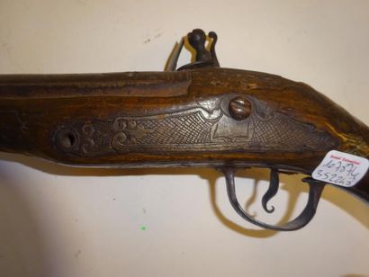 Pistolet d'arçon.

Platine à silex et chien...