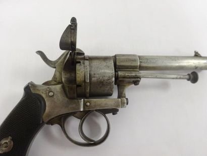 FRANCE

Revolver à broche, à six coups, à...