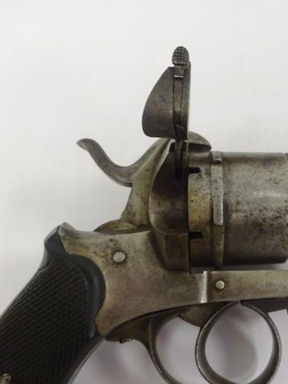 FRANCE

Revolver à broche, à six coups, à...