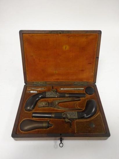 FRANCE

Manufacture ROBERT.

Paire de pistolets...