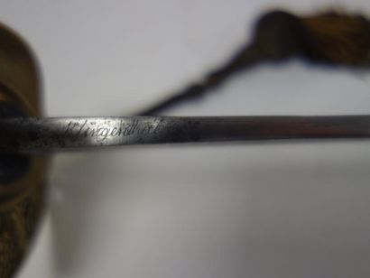 FRANCE

Deux sabres d'officier, modèle 1845.

Garde...
