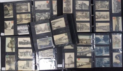 Lot de quatre albums de cartes postales sur...