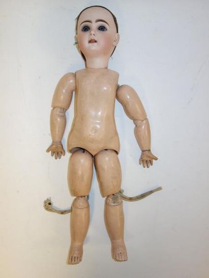 JUMEAU


Poupée la tête en porcelaine, portant...