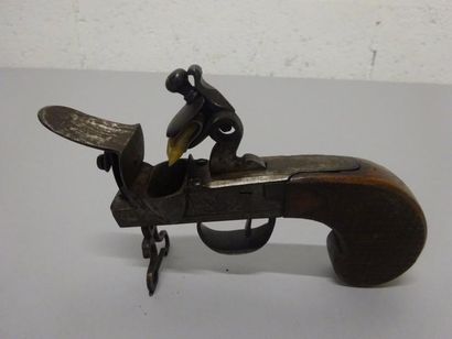 FRANCE.


Briquet à silex en forme de pistolet....