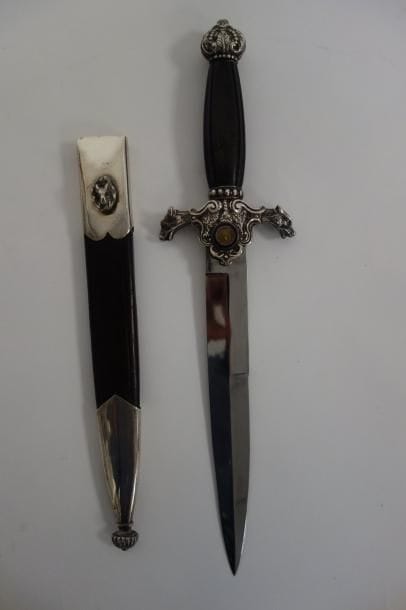 SAILLARD Paris


Dague de Lieutenant de Louveterie.

Lame...