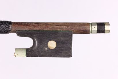 Archet de violon : MORIZOT Frères

Non signé.

Monté...