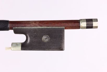 Archet de violon Louis BAZIN

Non signé.

Monté...