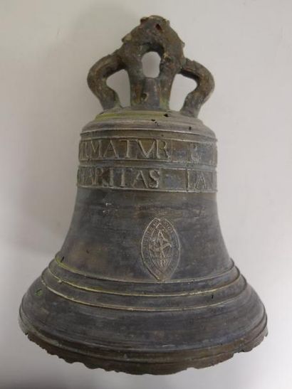 Cloche d'appel en bronze mouluré et patiné.

Inscriptions...