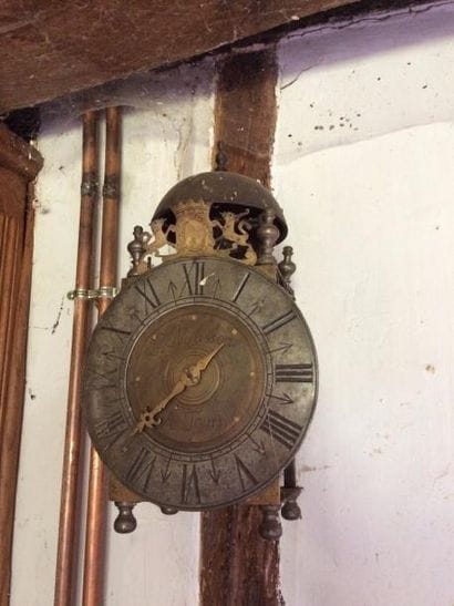Horloge 'lanterne' à cadran annulaire à une...