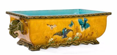 Théodore DECK (1823-1891)

Jardinière à corps...