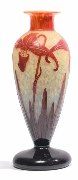 LE VERRE FRANÇAIS
Vase de forme balustre...