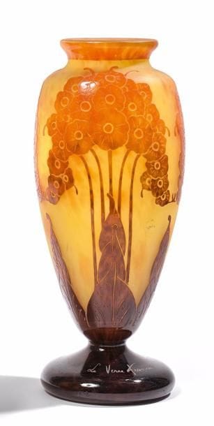 LE VERRE FRANÇAIS
Vase de forme balustre...