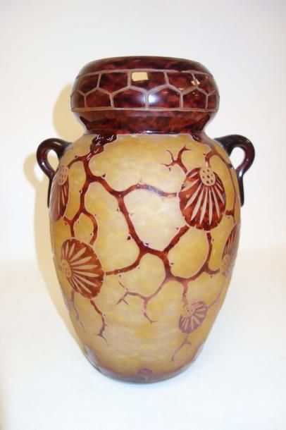LE VERRE FRANÇAIS


Grand vase en verre multicouche...