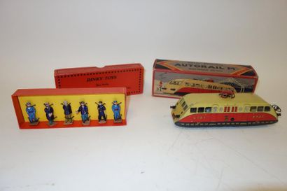 HORNBY
Lot comprenant:
Autorail M et lot...