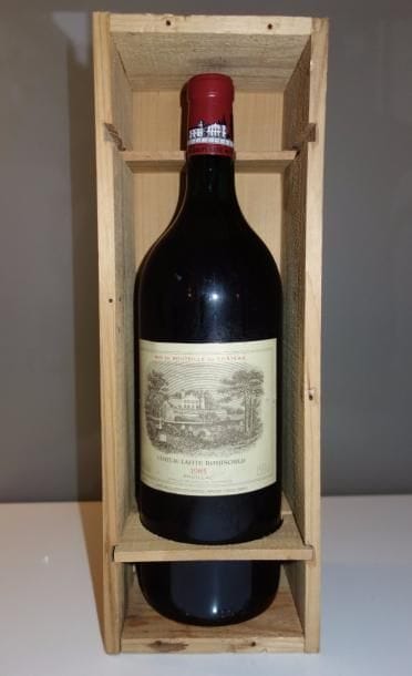 Château LAFITE ROTHSCHILD 

1 magnum 1985.

Bon...