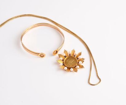 Bracelet jonc ouvert en ors trois tons (750),...