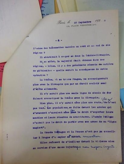 REYNAUD (Paul)


Réunion de 15 lettres, un...