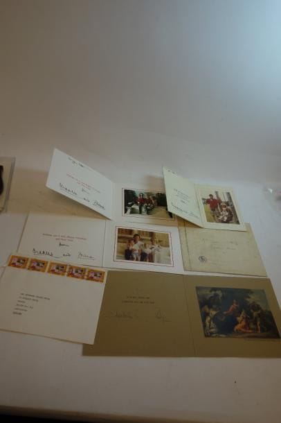 Quatre cartes de voeux de la famille d'Angleterre,...
