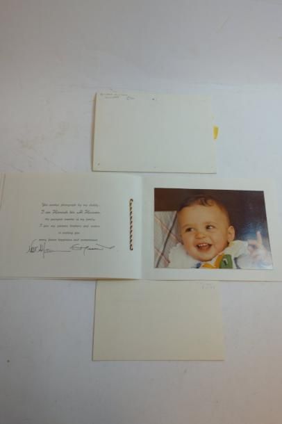 Trois cartes, non datées :

- une de naissance...