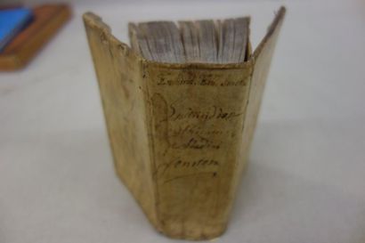 Trois livres du XVIIème siècle reliés en...