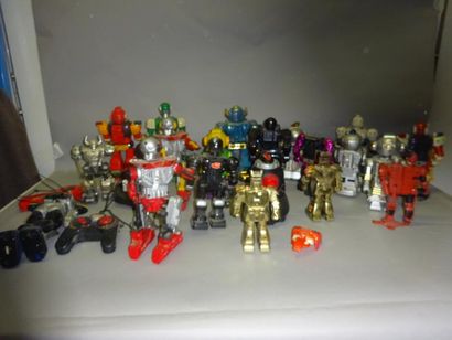 ROBOTS

Lot de 20 Robots.

Etat d'usage sans...