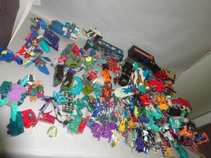 TRANSFORMERS (1/3 + 2/3 + 3/3)

For lot +/-...