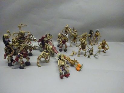 SKELETON WARRIORS

Lot de 18 Pieces dont...