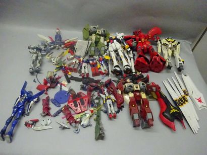 GUNDAM/MACROSS/ROBOTECH

Lot de 15 pieces...