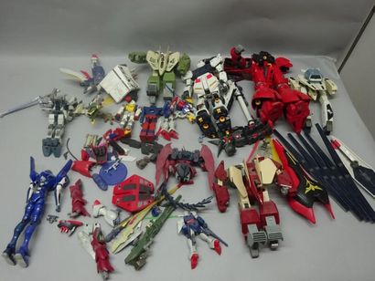 GUNDAM/MACROSS/ROBOTECH

Lot de 15 pieces...