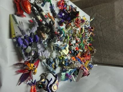 ANIMUTANTS / BEAST WARS

Lot de 50 pieces.

Circa...