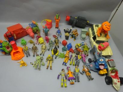 GHOSTBUSTERS / SOS FANTOMES

Lot de +/- 40...