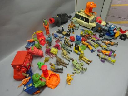 GHOSTBUSTERS / SOS FANTOMES

Lot de +/- 40...