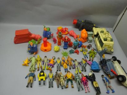 GHOSTBUSTERS / SOS FANTOMES

Lot de +/- 40...