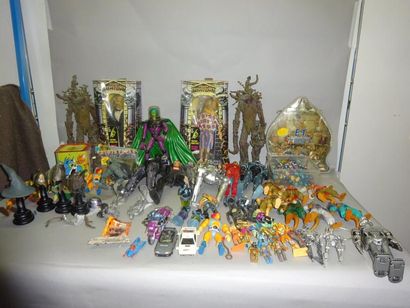 
Fort lot de plus de 100 pieces: Terminator-Robocop-Mars...