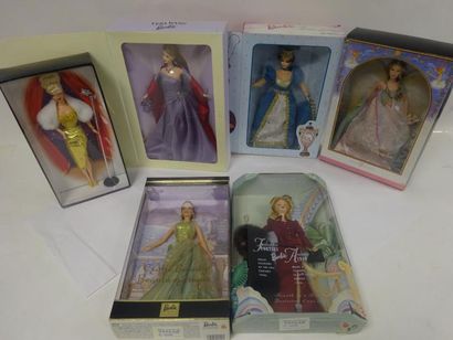 Lot de 6 poupées BARBIE de collection

en...