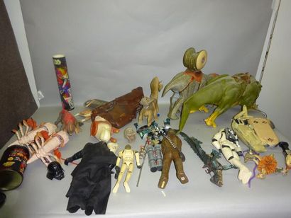 STAR WARS

Lot de poupées vinyl + Patrol...