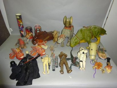 STAR WARS

Lot de poupées vinyl + Patrol...