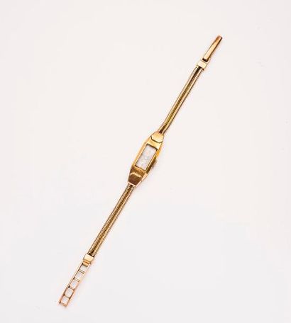 LIP


Montre bracelet de dame en or jaune...