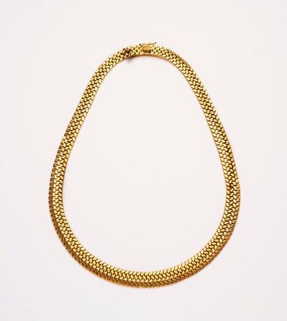 Collier ras-de-cou en or jaune (750) à maille...