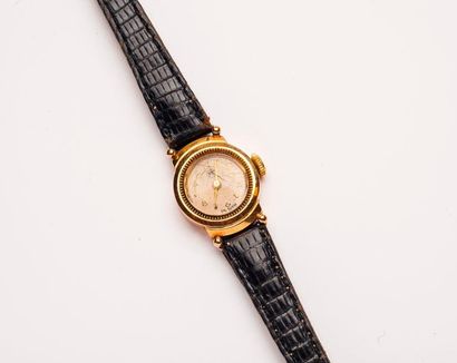 MF


Montre bracelet de dame en or jaune...
