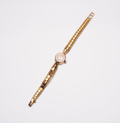 MOVADO


Montre de dame en or jaune (750).

Boîtier...