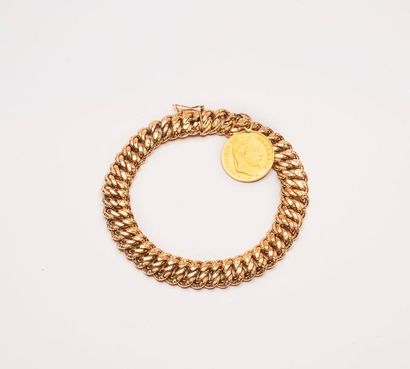 Bracelet ruban à maille américaine en or...