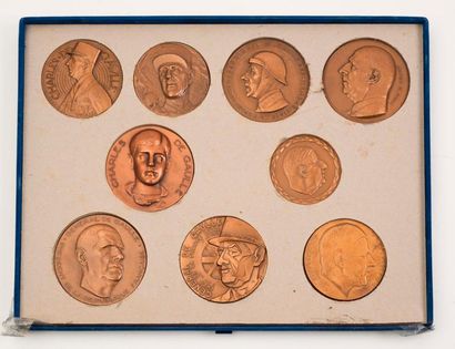 Charles DE GAULLE 

Coffret de neuf médailles...