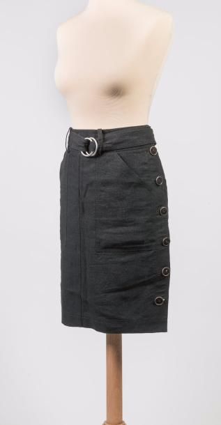 HERMES Paris


Jupe droite en lin noir fermée...