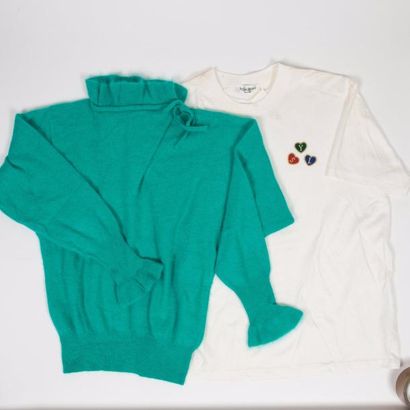 Yves SAINT LAURENT Tricot


Pull en cachemire...
