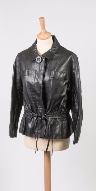 Les vêtements de peau de Pierre CARDIN 


Blouson...
