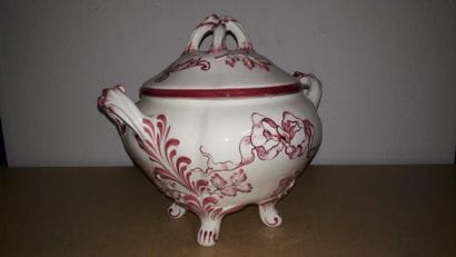 DIOR


Soupière en faïence à décor rosé de...